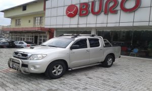 2010 MODEL TOYOTA HILUX 4x2 COMFORT