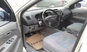 2010 MODEL TOYOTA HILUX 4x2 COMFORT